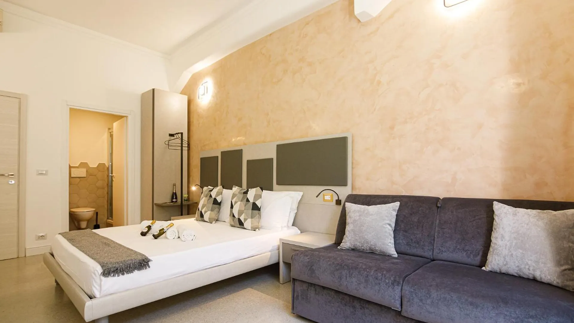 Erreggi Luxury Rooms Rome Italy
